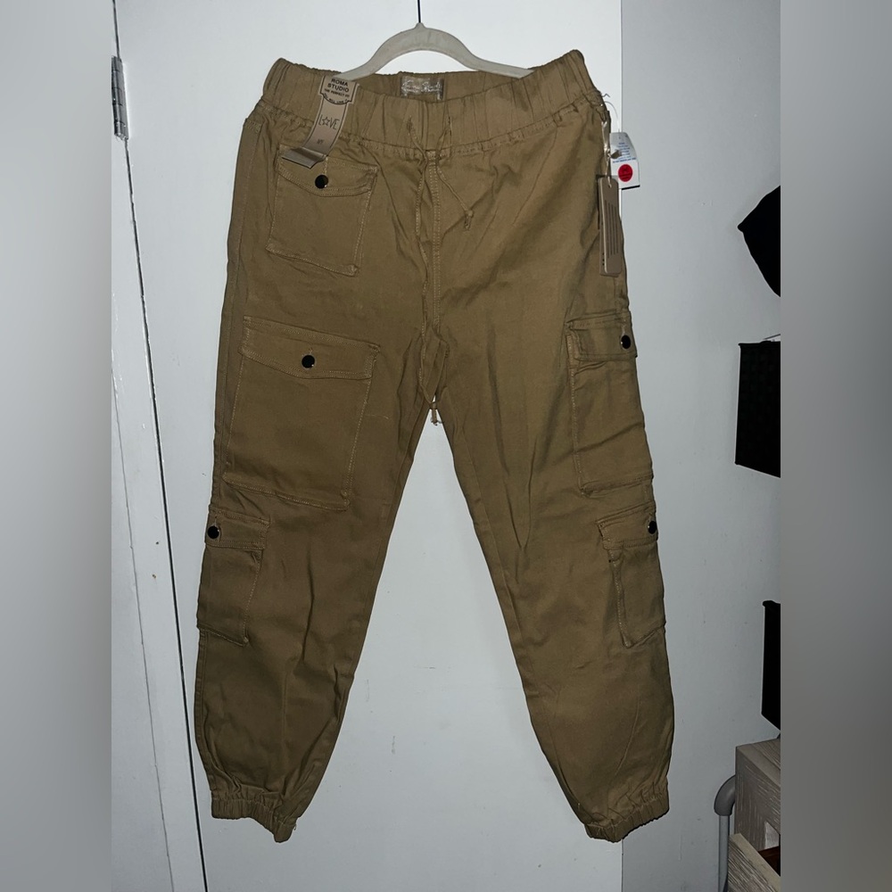 Women's Stylish Cargo Pants in Brown